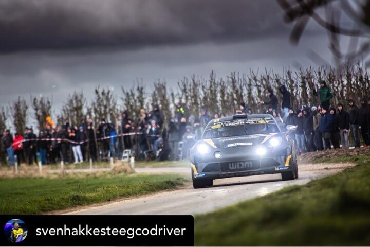 Instagram post from psnote.it. This post is in position 3.