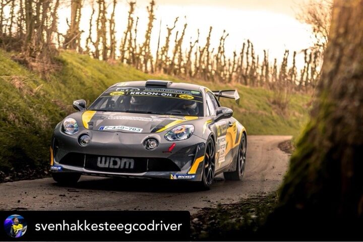 Instagram post from psnote.it. This post is in position 0.